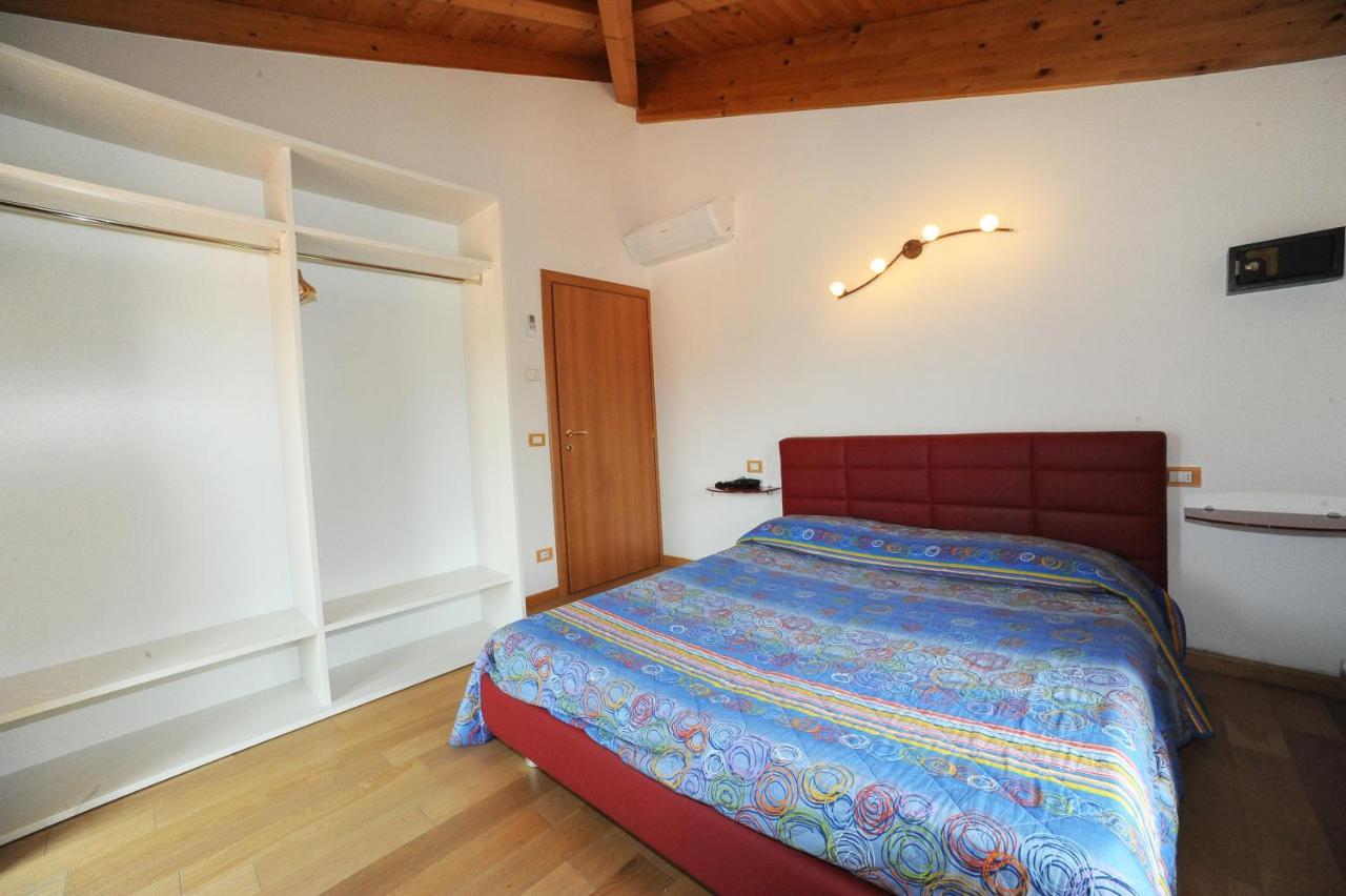 Residence Val Di Monte Malcesine Eksteriør billede